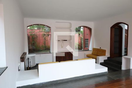 Casa para alugar com 4 quartos, 428m² em Interlagos, São Paulo