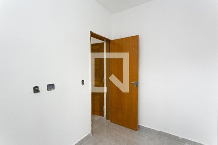 Quarto 2 de apartamento para alugar com 2 quartos, 45m² em Vila Dalila, São Paulo