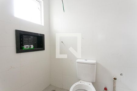 Banheiro de kitnet/studio para alugar com 1 quarto, 45m² em Vila Dalila, São Paulo
