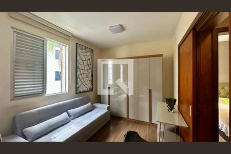 Quarto  de apartamento à venda com 3 quartos, 95m² em Santo Antônio, Belo Horizonte