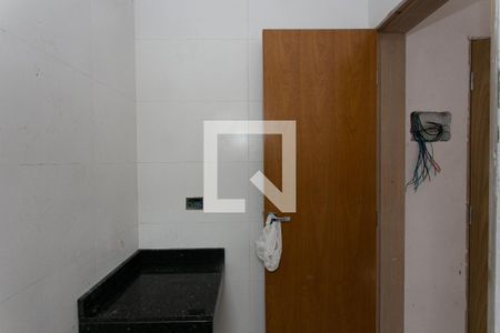 Banheiro de kitnet/studio para alugar com 1 quarto, 45m² em Vila Dalila, São Paulo