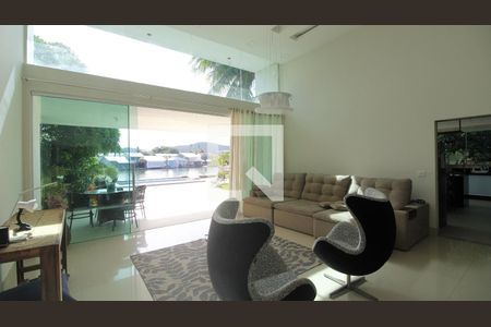 Casa para alugar com 5 quartos, 400m² em Ogiva, Cabo Frio