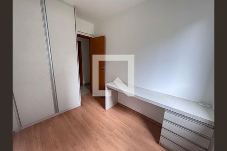 Quarto de apartamento à venda com 3 quartos, 82m² em Buritis, Belo Horizonte