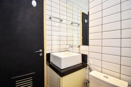 banheiro corredor de apartamento à venda com 2 quartos, 46m² em Cerqueira César, São Paulo