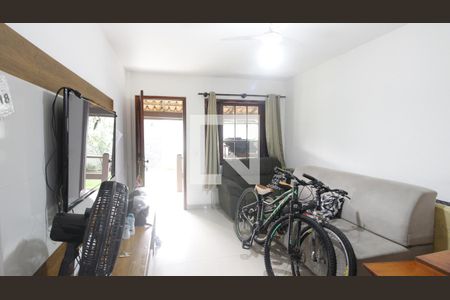 Sala de casa de condomínio para alugar com 2 quartos, 80m² em Ogiva, Cabo Frio