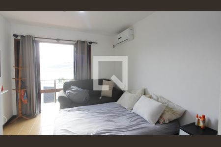 Quarto 1 de casa de condomínio para alugar com 2 quartos, 80m² em Ogiva, Cabo Frio
