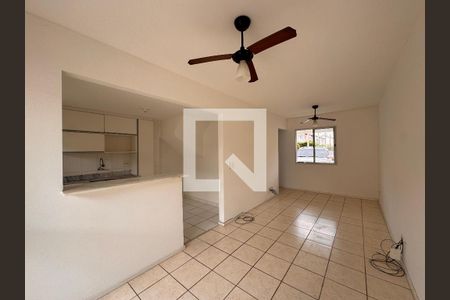 Sala de casa à venda com 3 quartos, 84m² em Vargem Pequena, Rio de Janeiro