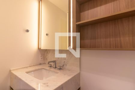 Banheiro de kitnet/studio para alugar com 1 quarto, 30m² em Indianópolis, São Paulo