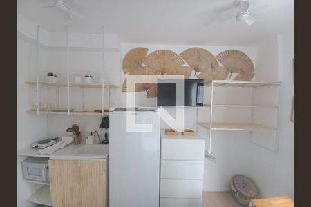 Sala/Cozinha de kitnet/studio para alugar com 1 quarto, 15m² em República, São Paulo