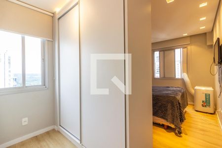 Closet da suíte de apartamento à venda com 1 quarto, 72m² em Vila Madalena, São Paulo
