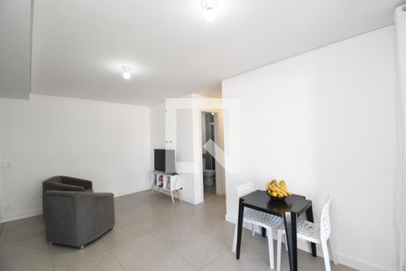 Sala/Cozinha de apartamento à venda com 2 quartos, 75m² em Boa Vista, Curitiba