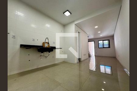 Foto 01 de casa à venda com 2 quartos, 95m² em Vila Paiva, São Paulo