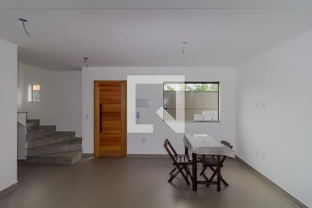 Casa de Condomínio à venda com 2 quartos, 75m² em Parque São Lucas, São Paulo