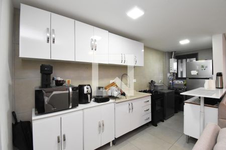 Sala/Cozinha de apartamento à venda com 2 quartos, 75m² em Boa Vista, Curitiba