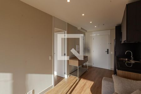 Sala e Cozinha de apartamento para alugar com 1 quarto, 42m² em Indianópolis, São Paulo