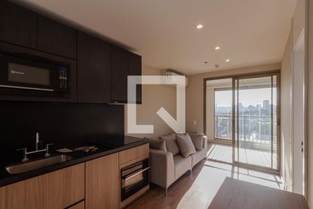 Sala e Cozinha de apartamento para alugar com 1 quarto, 42m² em Indianópolis, São Paulo