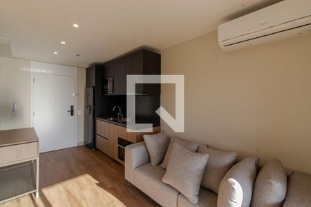 Sala e Cozinha de apartamento para alugar com 1 quarto, 42m² em Indianópolis, São Paulo