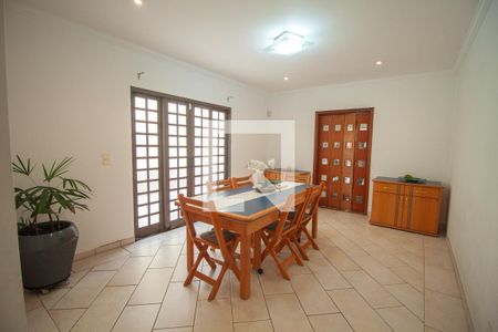 Casa à venda com 3 quartos, 307m² em Água Rasa, São Paulo