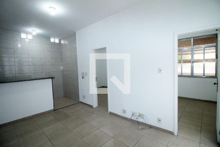 Sala de casa para alugar com 2 quartos, 60m² em Olaria, Rio de Janeiro