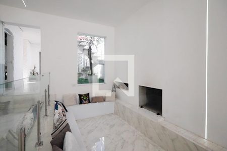 Sala  de casa à venda com 7 quartos, 500m² em Horto Florestal, São Paulo
