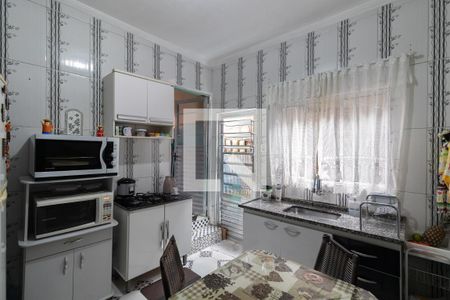 Sala e Cozinha de casa para alugar com 2 quartos, 65m² em Jardim das Oliveiras, São Paulo