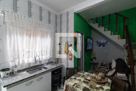 Sala e Cozinha de casa para alugar com 2 quartos, 65m² em Jardim das Oliveiras, São Paulo