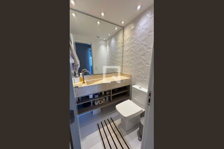 Banheiro  de apartamento à venda com 2 quartos, 60m² em Vila Anastácio, São Paulo
