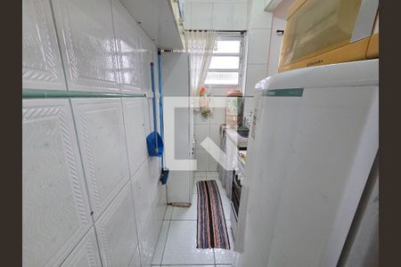 Banheiro de apartamento para alugar com 2 quartos, 41m² em Vila Tupi, Praia Grande