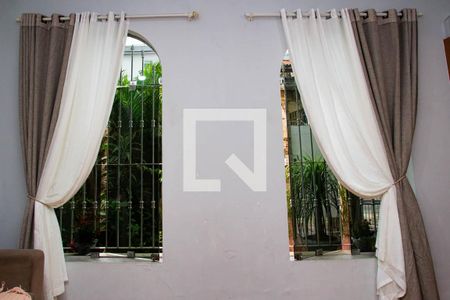 Casa à venda com 3 quartos, 239m² em Vila Clarice, Santo André