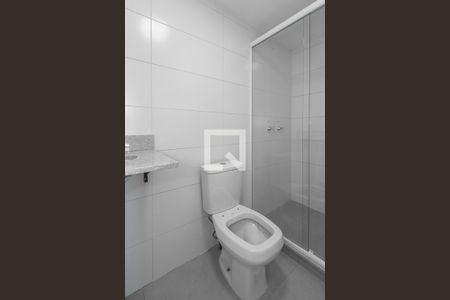 Banheiro da Suíte de apartamento para alugar com 2 quartos, 60m² em Jardim Sabará, Porto Alegre