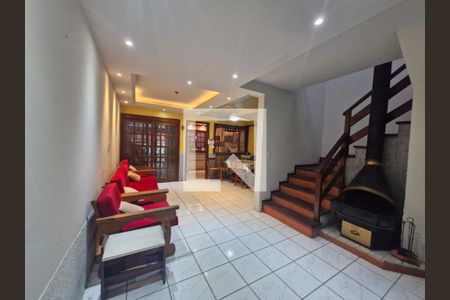 Sala de casa à venda com 4 quartos, 137m² em Serraria, Porto Alegre