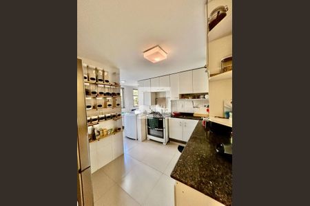 Apartamento para alugar com 4 quartos, 154m² em Nogueira, Petrópolis