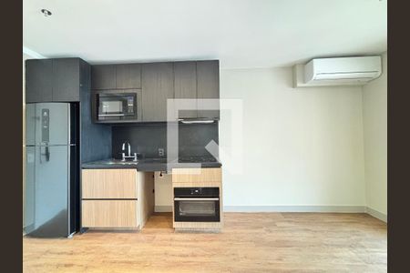 Sala/Cozinha de apartamento para alugar com 1 quarto, 41m² em Indianópolis, São Paulo