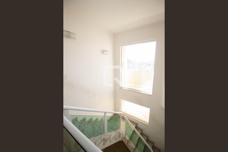 Escada de casa para alugar com 4 quartos, 240m² em Freguesia do Ó, São Paulo