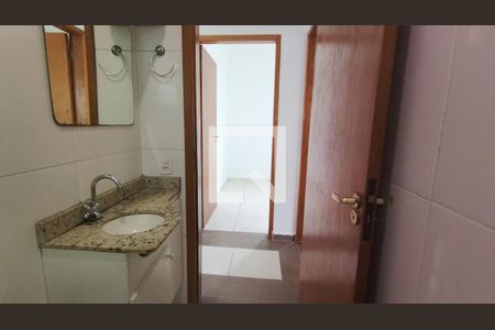 Banheiro  de casa de condomínio para alugar com 2 quartos, 50m² em Jardim Casa Branca, Suzano