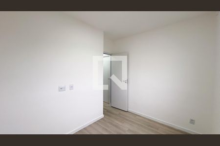 Quarto de apartamento para alugar com 2 quartos, 39m² em Vila Sul Americana, Carapicuíba