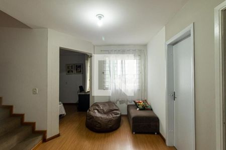 Hall de casa à venda com 3 quartos, 180m² em Lindoia, Curitiba