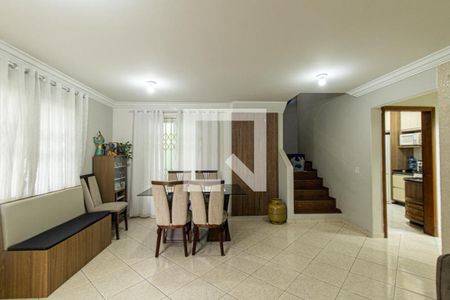 Sala de casa à venda com 3 quartos, 180m² em Lindoia, Curitiba
