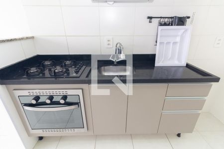Sala/Cozinha de apartamento para alugar com 2 quartos, 32m² em Vila Carmosina, São Paulo