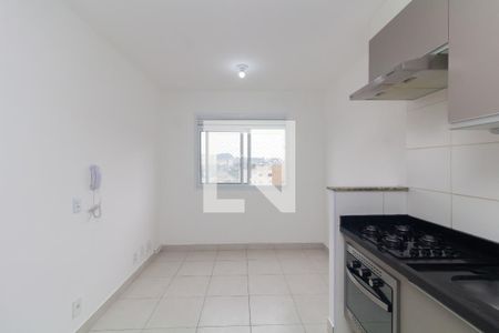 Sala/Cozinha de apartamento para alugar com 2 quartos, 32m² em Vila Carmosina, São Paulo