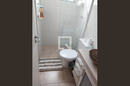 Banheiro de apartamento para alugar com 2 quartos, 46m² em Parque Santa Rosa, Suzano