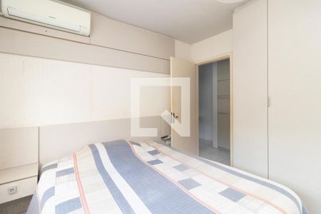 Quarto de apartamento à venda com 1 quarto, 40m² em Santo Antônio, Porto Alegre