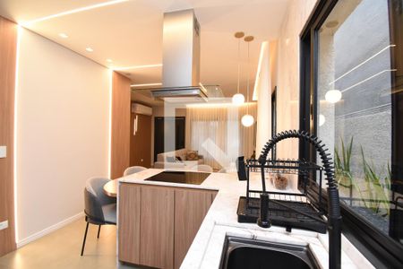 Sala/Cozinha de casa de condomínio para alugar com 3 quartos, 151m² em Santa Cândida, Curitiba