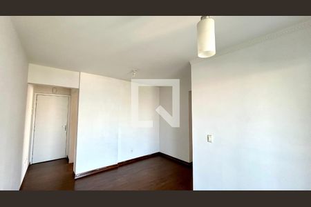 Sala de apartamento para alugar com 2 quartos, 59m² em Vila das Palmeiras, Guarulhos