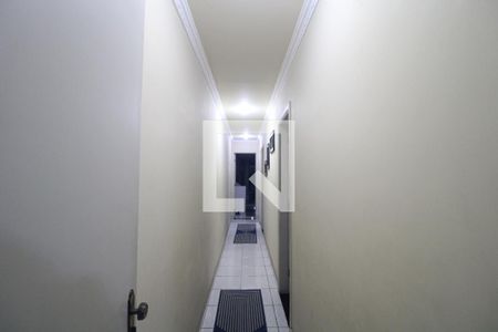 Corredor de casa à venda com 4 quartos, 200m² em Vila Constanca, São Paulo