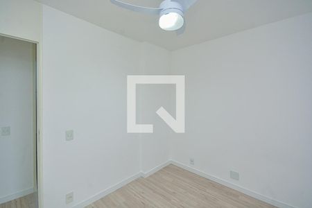 Quarto 2 de apartamento para alugar com 2 quartos, 45m² em Vila Isa, São Paulo