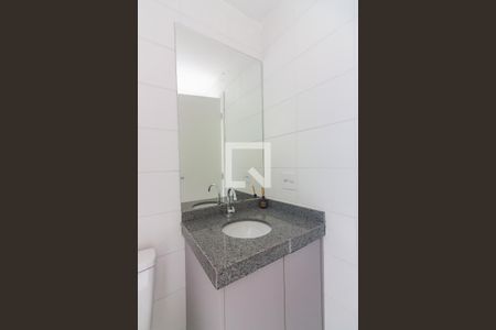Banheiro 2 de apartamento para alugar com 2 quartos, 55m² em Centro, Osasco