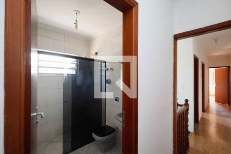 Banheiro 1 de casa à venda com 4 quartos, 235m² em Jardim Peri, São Paulo