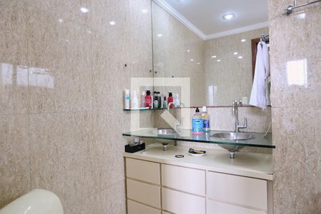 Banheiro da Suíte de apartamento à venda com 4 quartos, 132m² em Floresta, Belo Horizonte