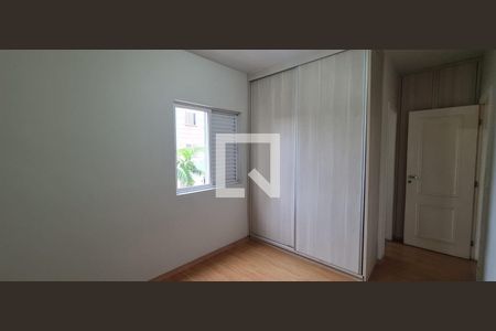 Quarto de apartamento para alugar com 4 quartos, 79m² em Mansões Santo Antônio, Campinas